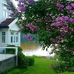 Kraemarvika Chalet *