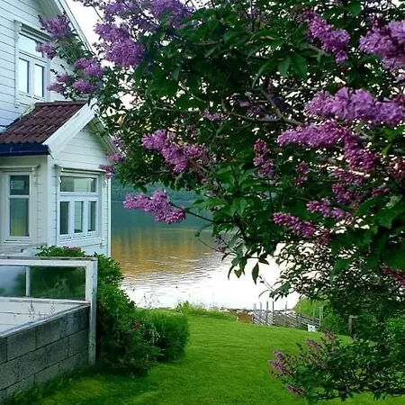 Kraemarvika Chalet *