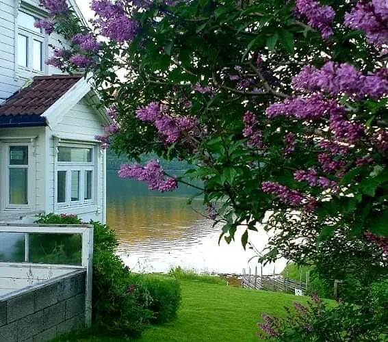 Kraemarvika Chalet *